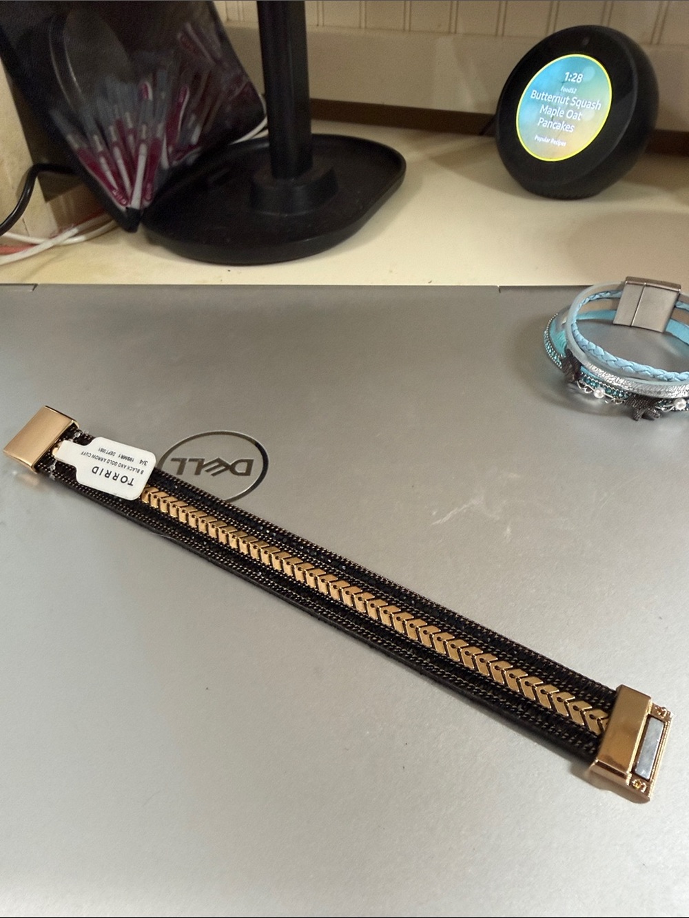 Torrid Sz 3/4 black gold magnetic bracelet NWT - Picture 2 of 6